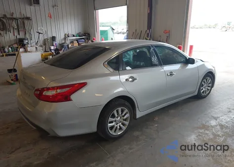 2017 Nissan Altima 2.5 S z USA, uszkodzony, nr VIN 1N4AL3AP0HN350239